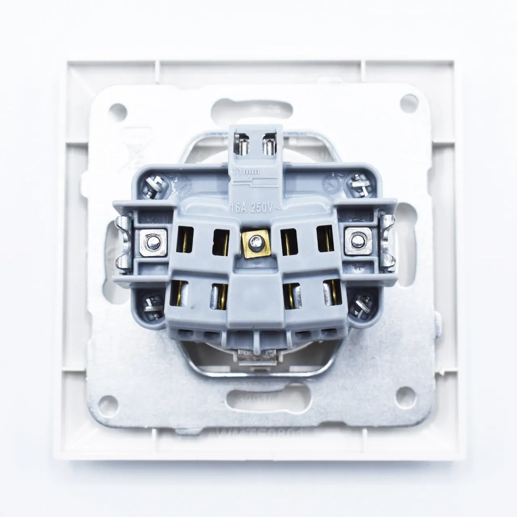 Priza simpla cu impamantare si protectie copil Arkedia Pansonic, ST, alba