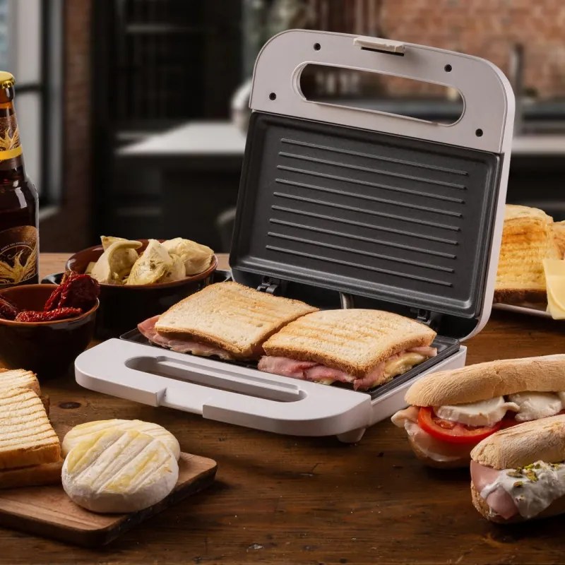 Sandwich toaster Ariete BREAKFAST 1971/01, 750W, Acoperire antiaderenta, Indicator luminos, Alb