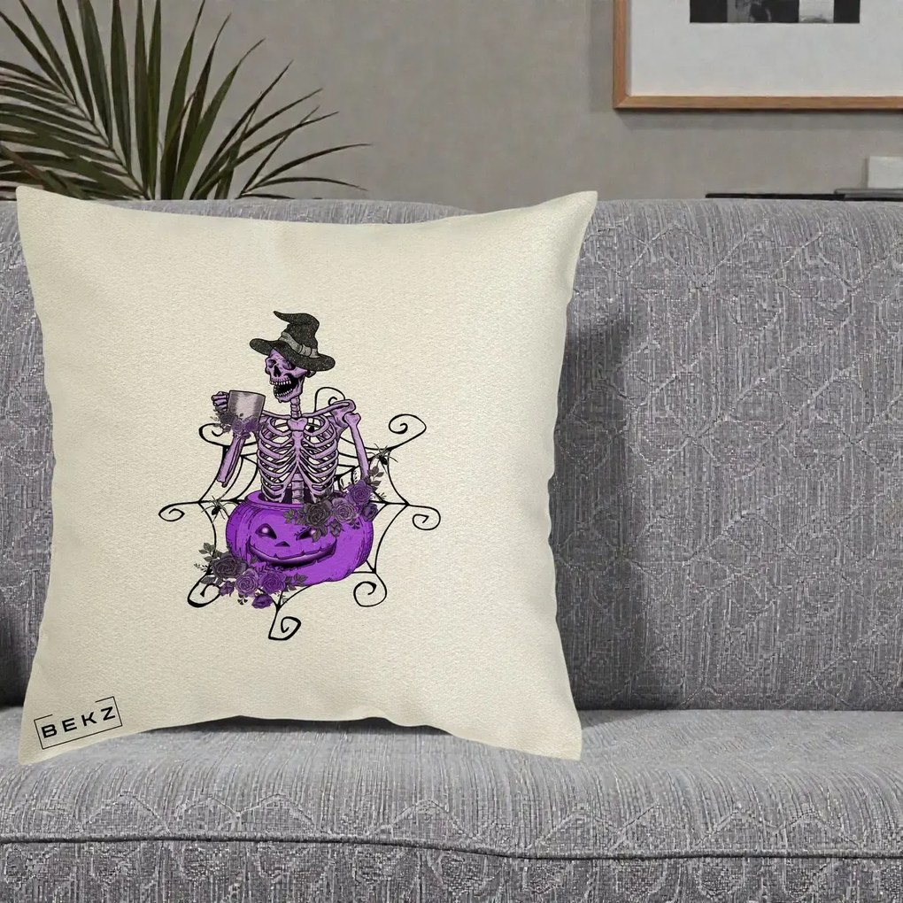 Perna Decorativa Schelet Vrajitor cu Dovleac Violet Halloween, 40x40 cm, Ecru, Husa Detasabila, Perna Inclusa, BEKZ®