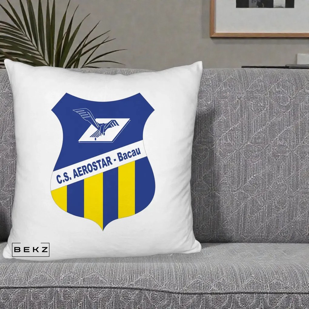Perna Personalizata CS Aerostar Bacau Fotbal, 40x40 cm, Alb Pufos, Husa Detasabila, Perna Inclusa, BEKZ®