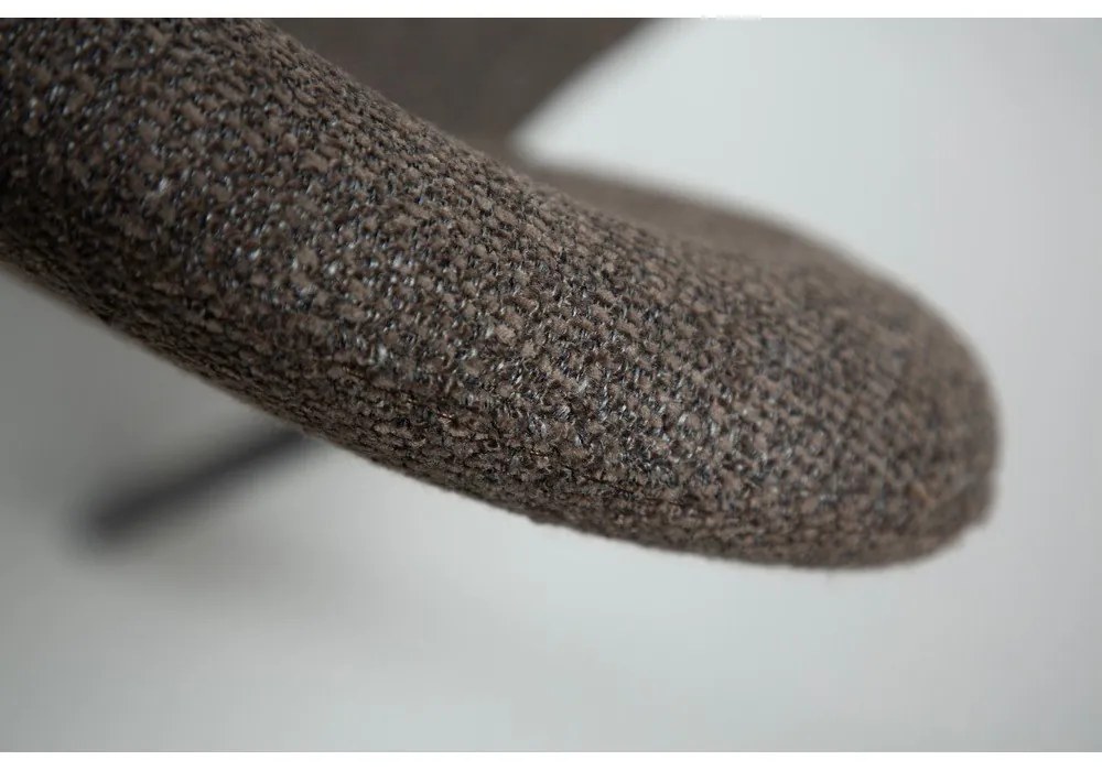 Scaun de dining maro tapițat Heap – DAN-FORM Denmark