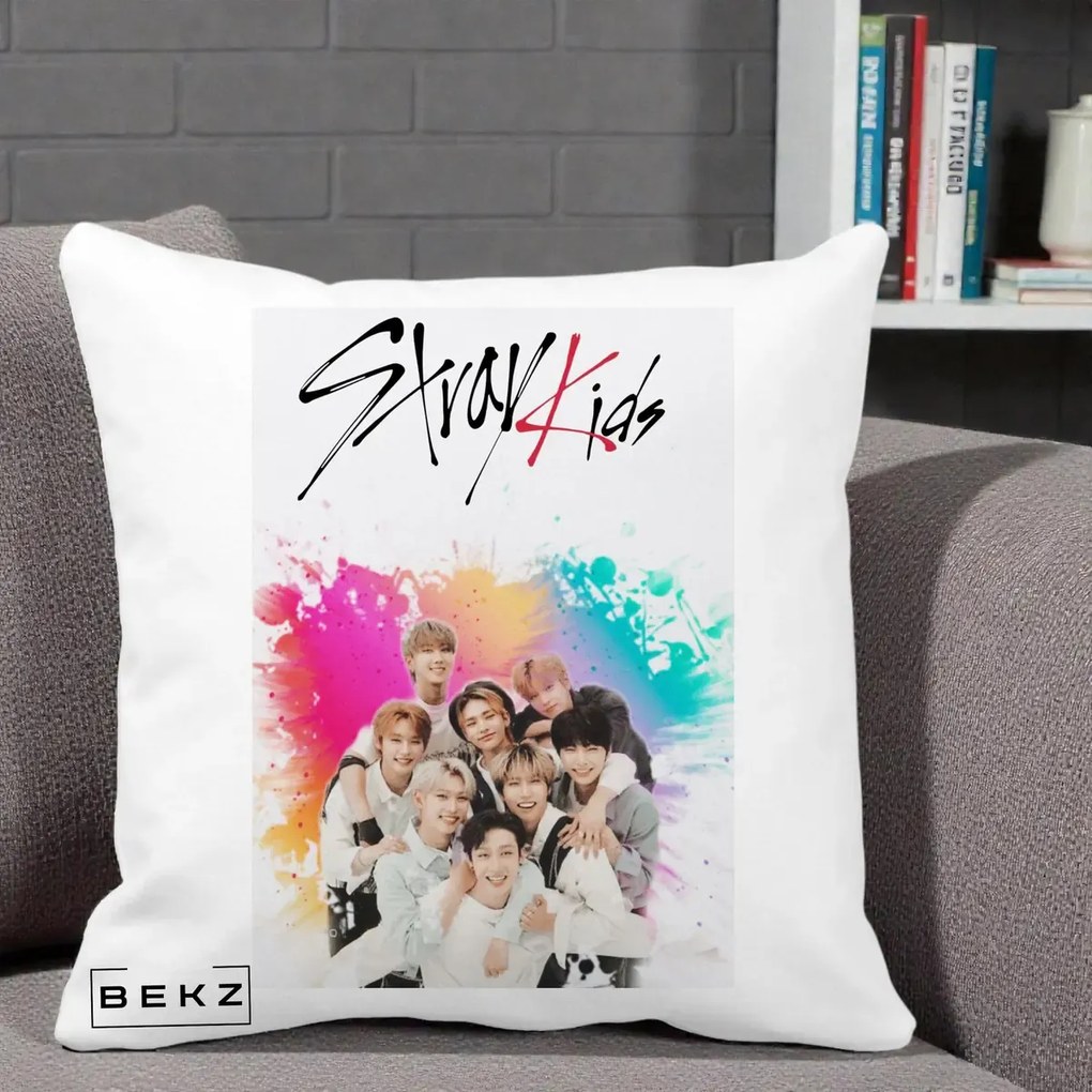 Perna Personalizata K-pop Stray Kids cu Splash Multicolor, 40x40 cm, Alba Mata, Husa Detasabila, Perna Inclusa, BEKZ®