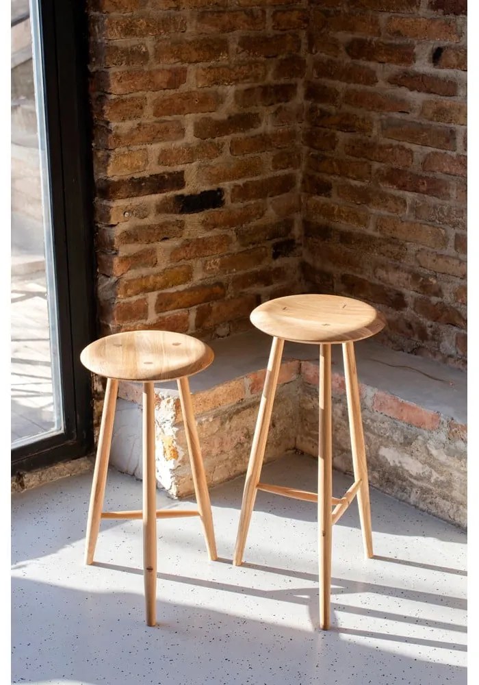 Scaun de bar în culoare naturală din lemn de stejar (înălțime șezut 65 cm) Blanc – Gazzda