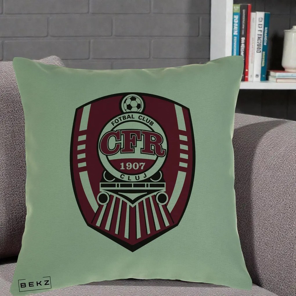Perna Personalizata CFR Cluj Fotbal Club 1907, 40x40 cm, Verde, Husa Detasabila, Perna Inclusa, BEKZ®