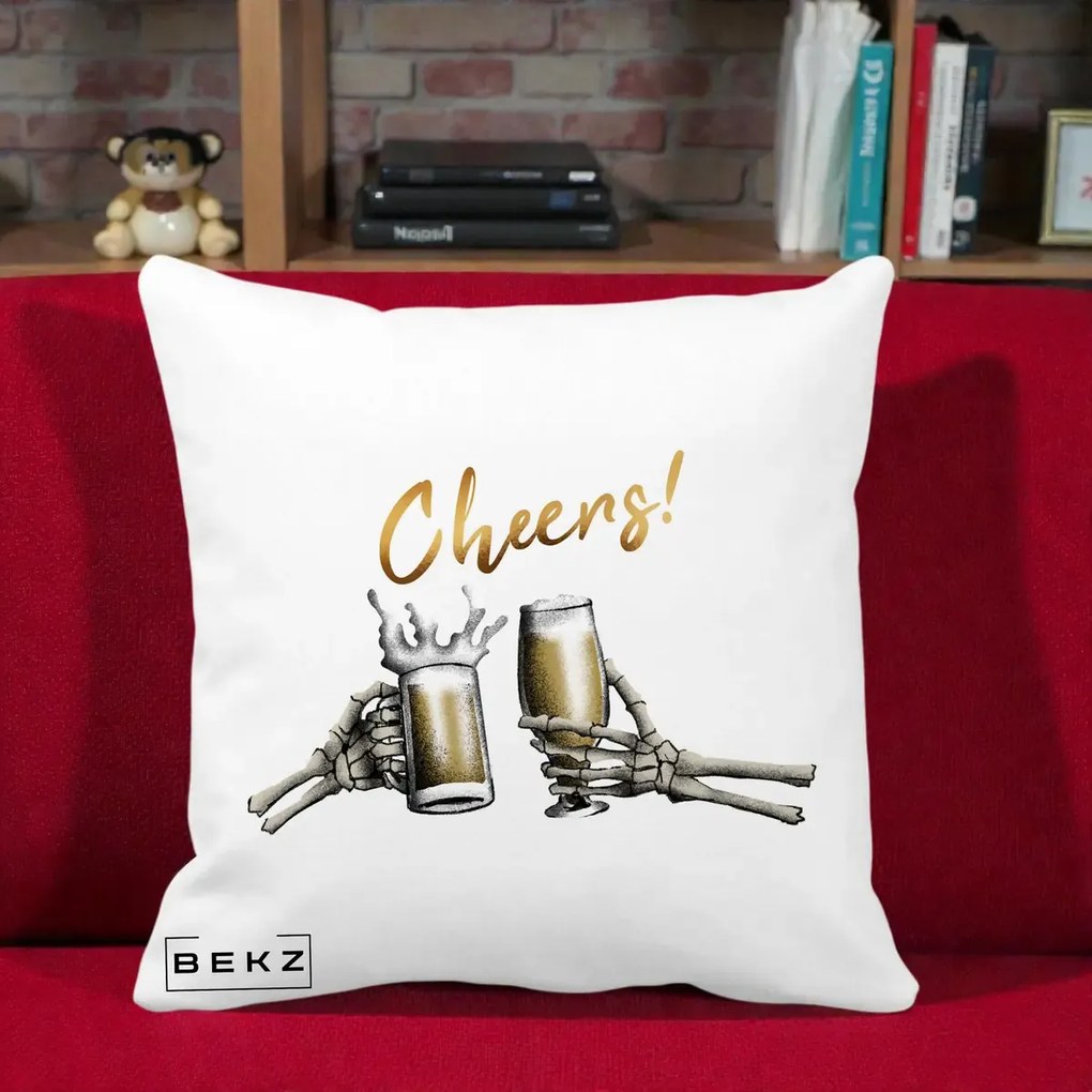 Perna Decorativa Halloween Cheers Schelete cu Bere, 40x40 cm, Alba Mata, Husa Detasabila, Perna Inclusa, BEKZ®