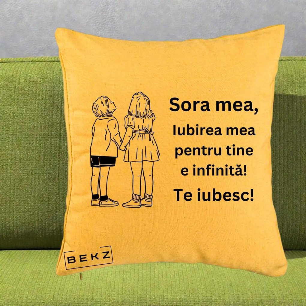 Cadou pentru Sora - Perna Personalizata Sora Mea Te Iubesc Copii Tinand Maini Line Art, 40x40 cm, Galben, Husa Detasabila, Perna Inclusa, BEKZ®