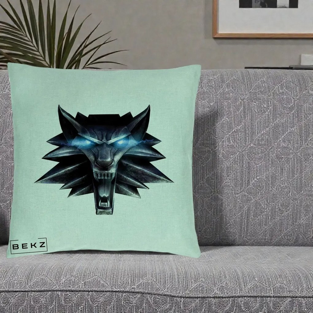 Perna Decorativa The Witcher Wolf Head, 40x40 cm, Verde Menta, Husa Detasabila, Perna Inclusa, BEKZ®