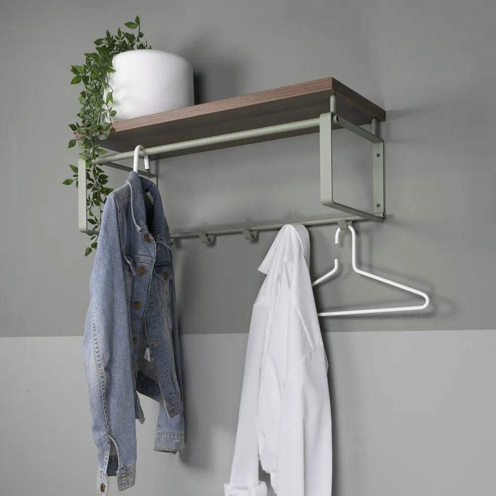 Cuier de perete maro/verde prăfuit cu raft din metal 70 cm Rex – Spinder Design