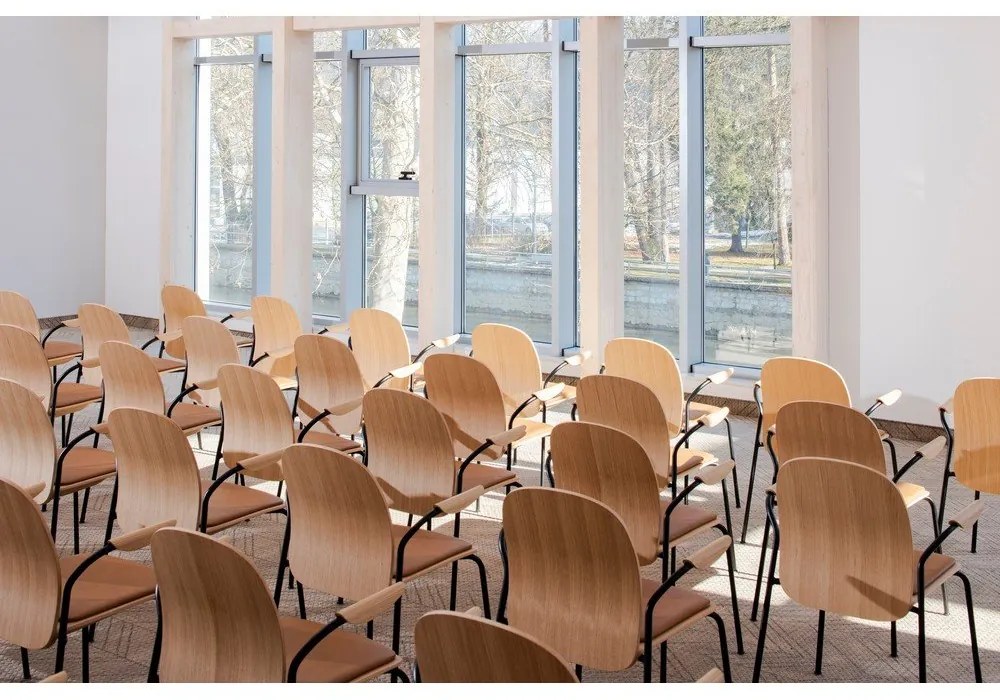 Scaune de dining în culoare naturală cu cotiere/stivuibile 2 buc. cu aspect de lemn de stejar Book – Gazzda