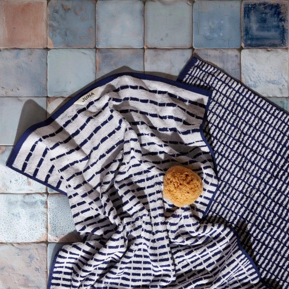 Prosop alb/albastru din amestec de bambus din frotir 50x100 cm Nuance – JUNA