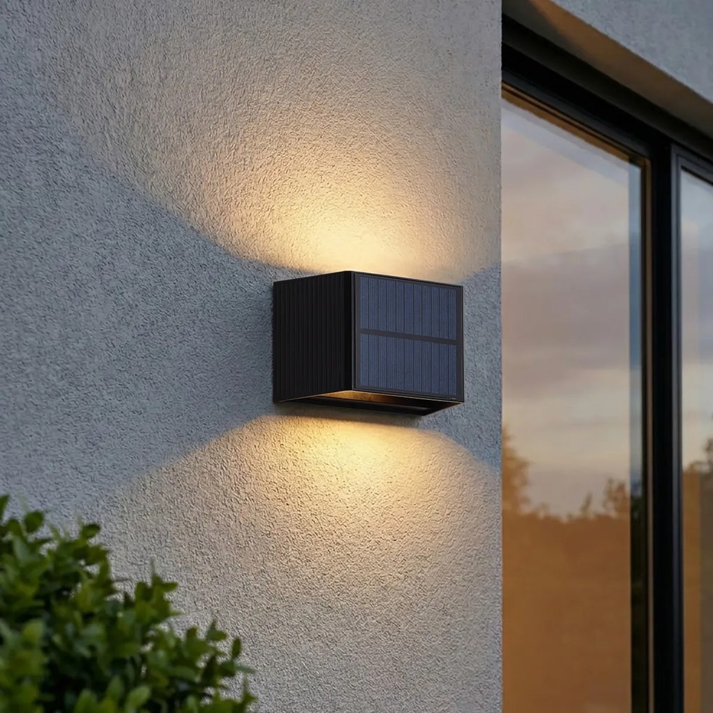 Lampă de perete de exterior neagră, inclusiv LED, cu iluminare în 2 direcții, IP65 Solară - Christof