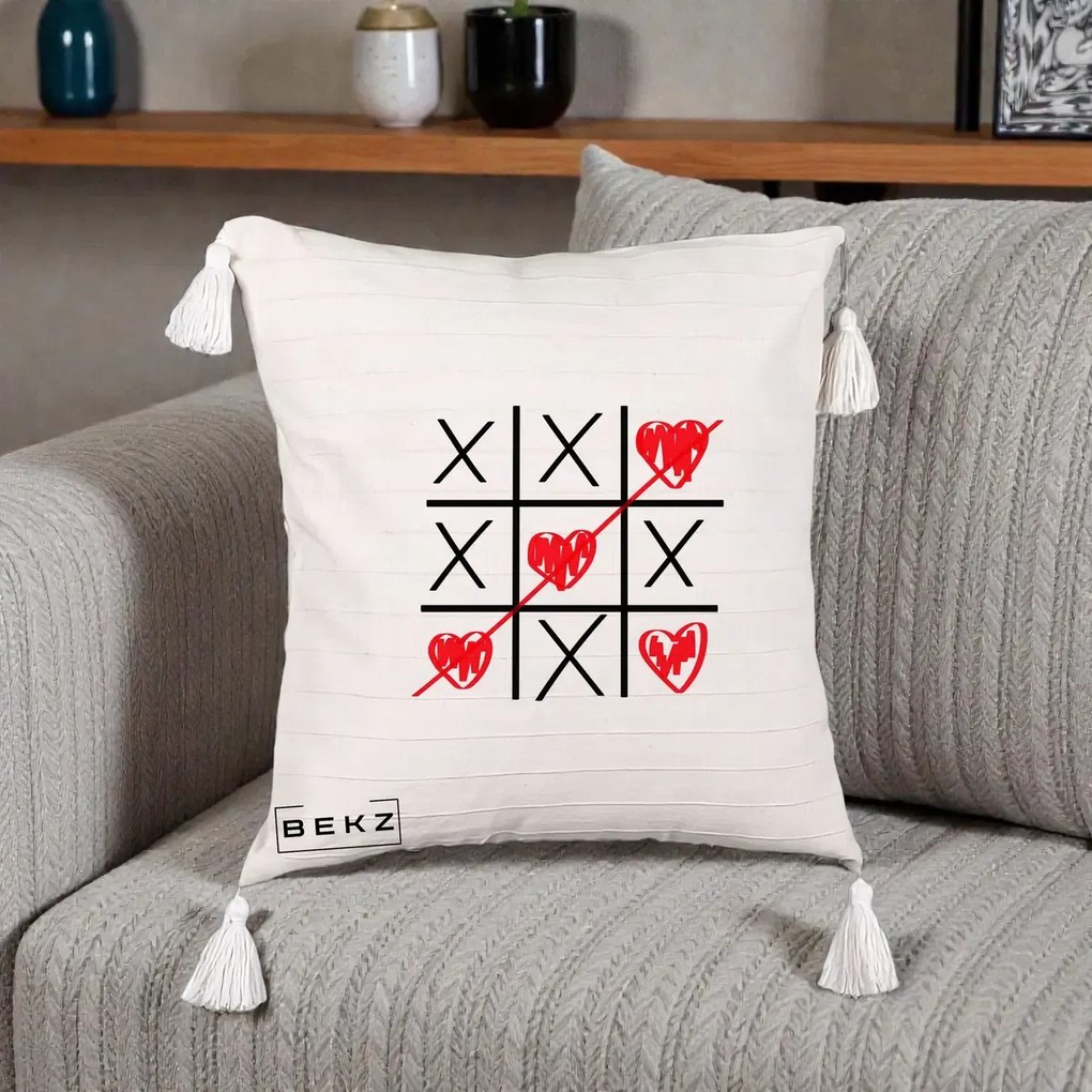 Cadou Romantic - Perna Personalizata Love Joc X si Inima cu Castigator Iubire, 40x40 cm, Bej cu Franjuri, Husa Detasabila, Perna Inclusa, BEKZ®