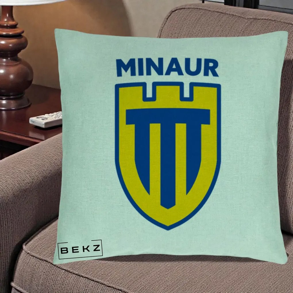 Perna Personalizata Minaur Baia Mare Fotbal, 40x40 cm, Verde Menta, Husa Detasabila, Perna Inclusa, BEKZ®