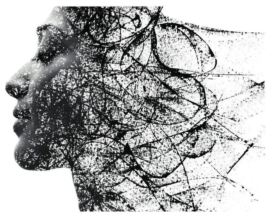 Tapet femeie cu elemente abstracte