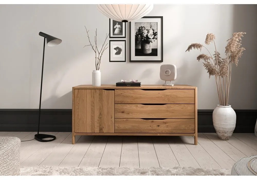 Comodă în culoare naturală joasă din lemn de stejar 140x64 cm Twig – The Beds