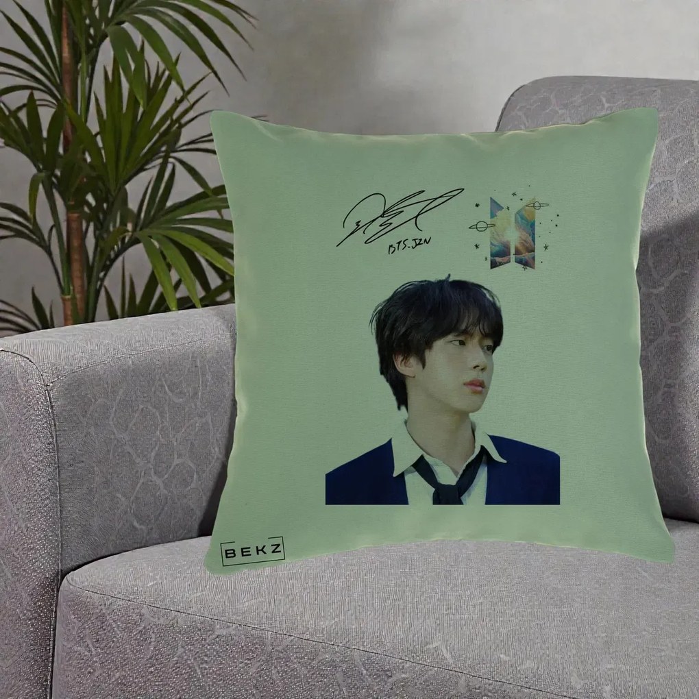 Perna Personalizata K-pop BTS Jin Portret Tinuta Albastra Autograf, 40x40 cm, Verde, Husa Detasabila, Perna Inclusa, BEKZ®