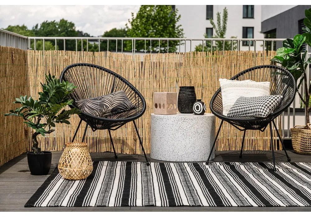 Covor reversibil pentru exterior din plastic reciclat Green Decore Zambezi, 80 x 180 cm, alb-negru