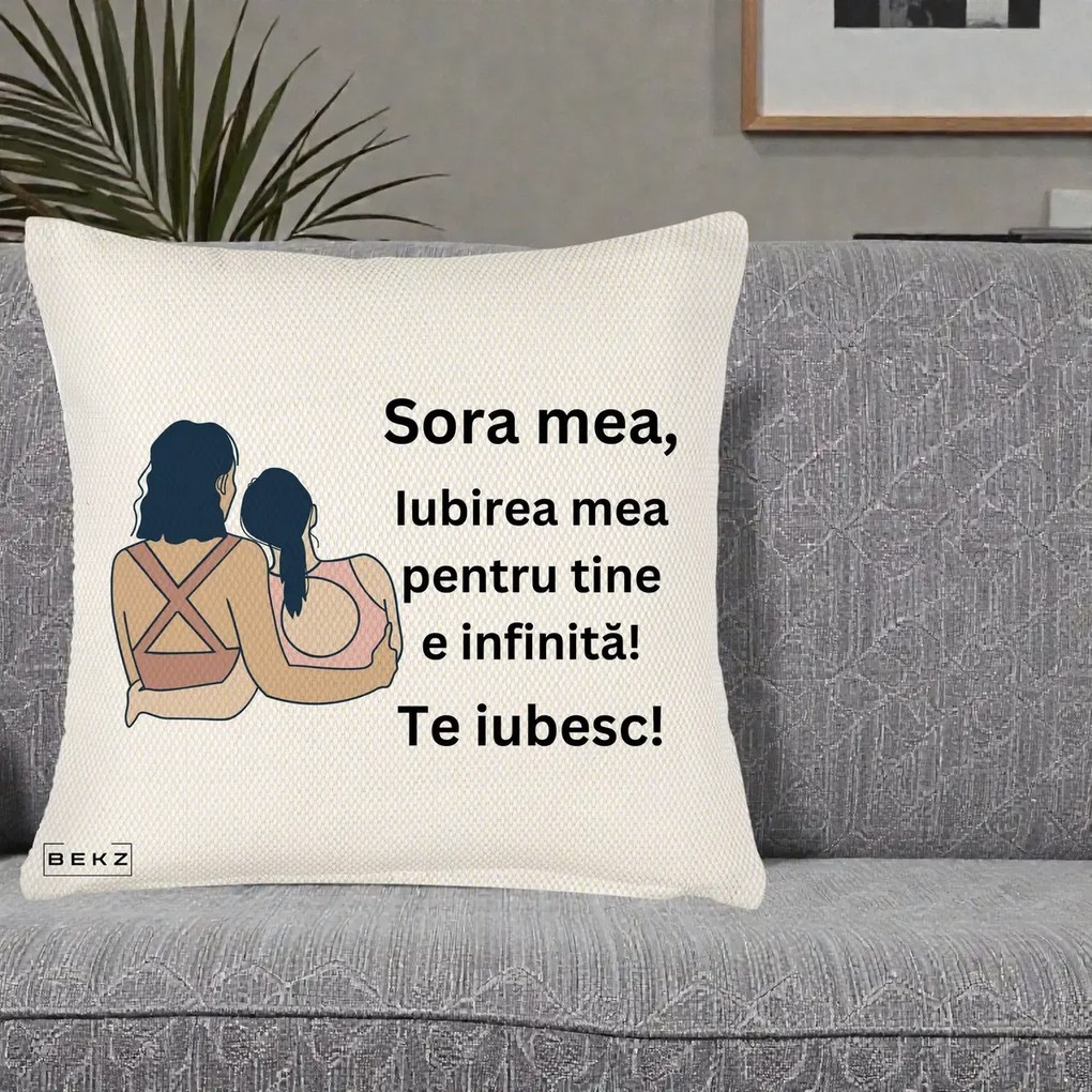 Cadou pentru Sora - Perna Personalizata Sora Mea Te Iubesc Doua Fete Fashioniste Line Art, 40x40 cm, Crem Reliefat, Husa Detasabila, Perna Inclusa, BEKZ®