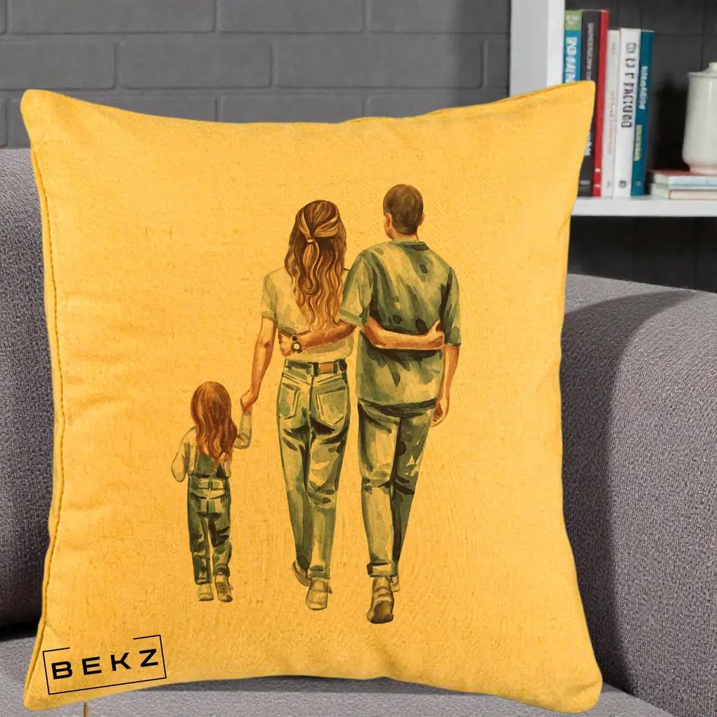 Cadou pentru Familie - Perna Personalizata Familie Acuarela Jeans, 40x40 cm, Galben, Husa Detasabila, Perna Inclusa, BEKZ®