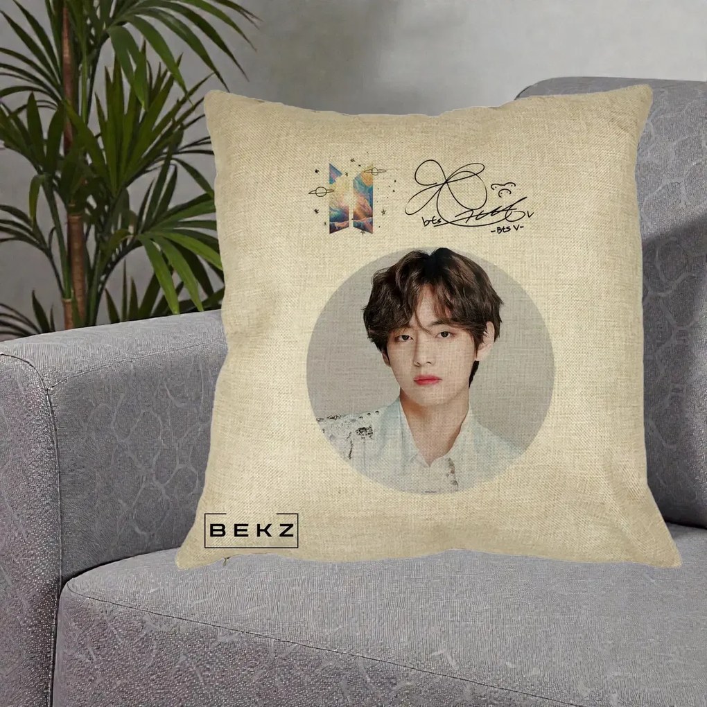 Perna Personalizata K-pop BTS V Taehyung Portret Cerc Autograf, 40x40 cm, Crem, Husa Detasabila, Perna Inclusa, BEKZ®
