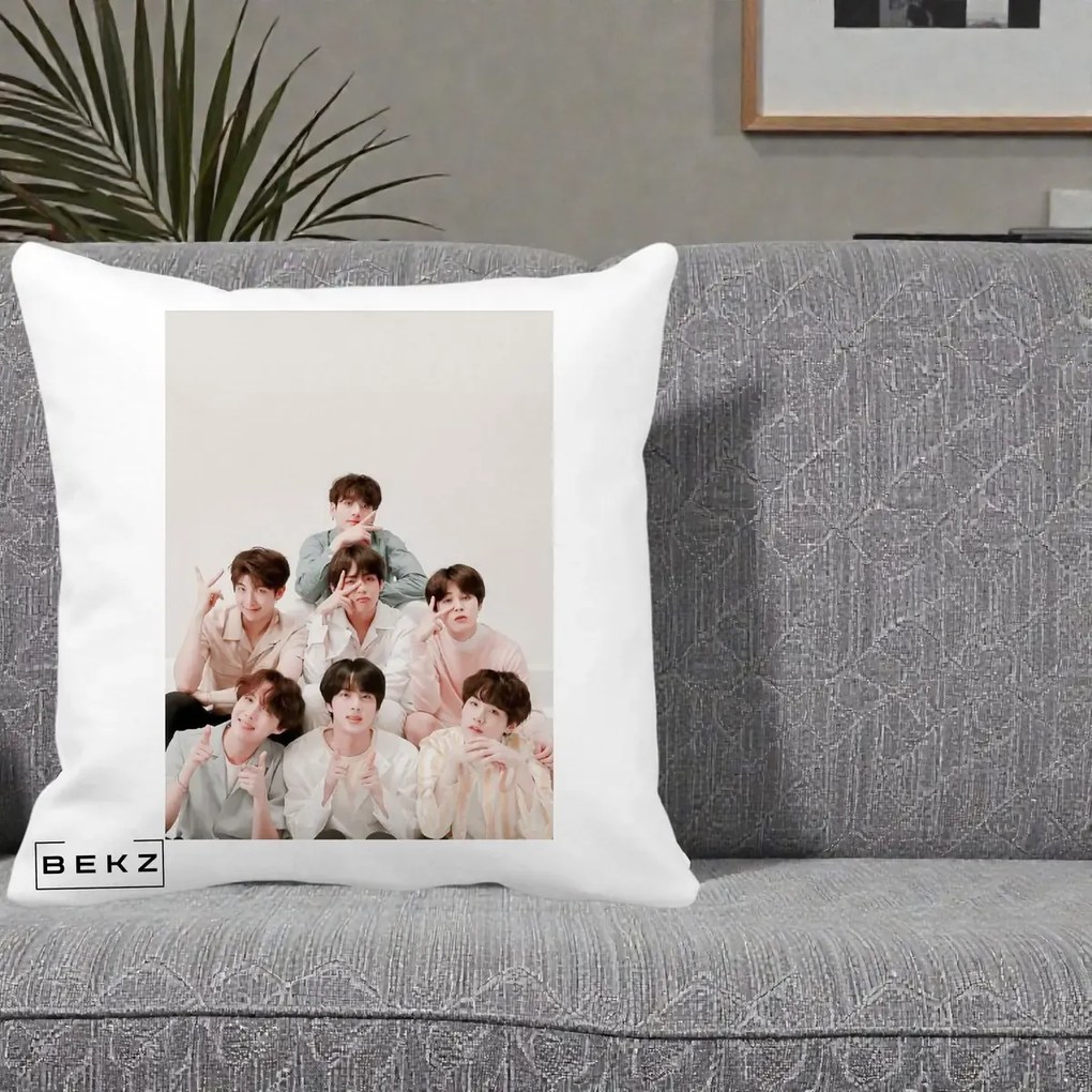 Perna Personalizata K-pop BTS Foto Grup Pastel, 40x40 cm, Alba Mata, Husa Detasabila, Perna Inclusa, BEKZ®