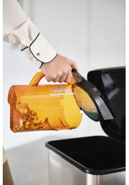 Aspirator fără sac Rowenta COMPACT POWER 1,5l 750W/230V negru/portocaliu