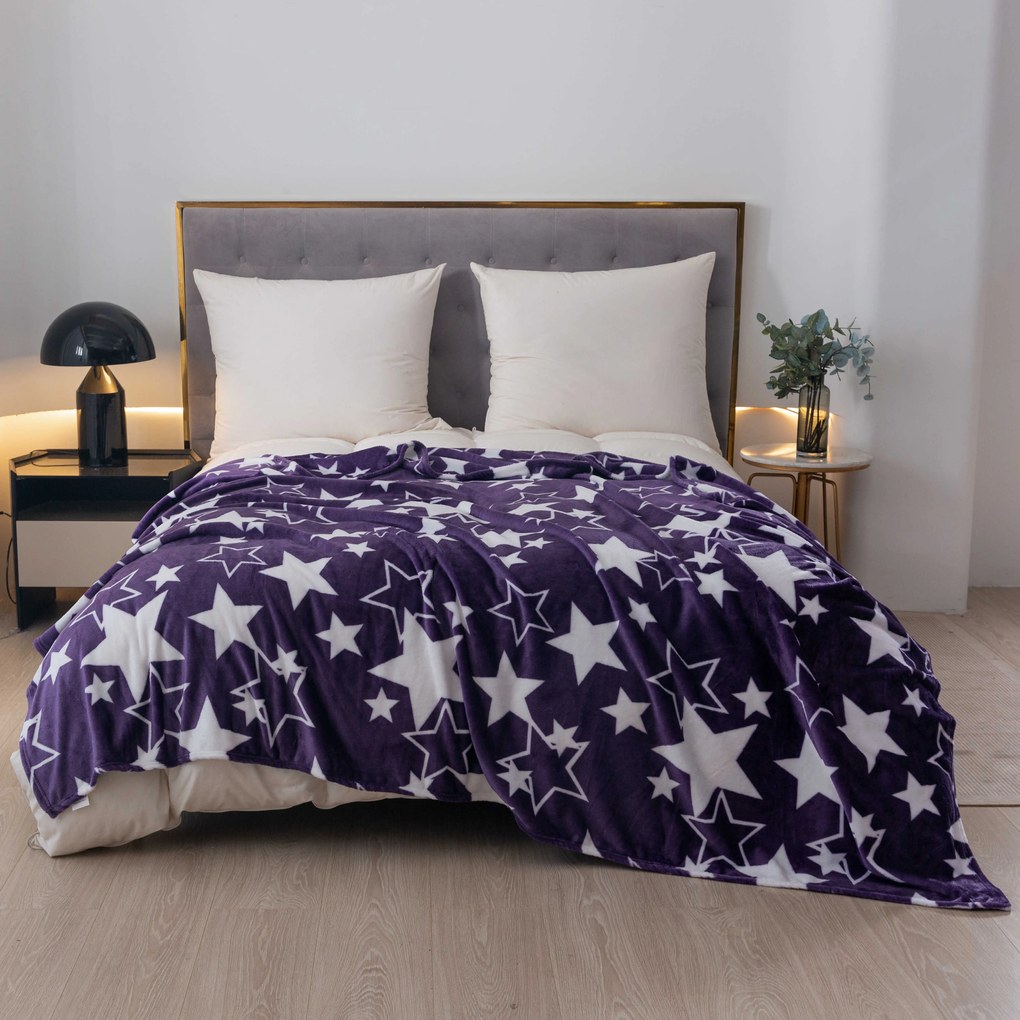 Patura de Craciun din microplus STELE violet Dimensiune: 200 x 220 cm