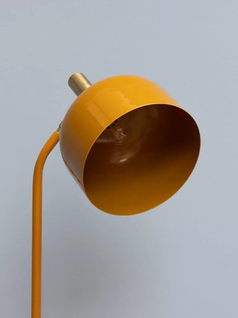 Lampadar din metal, Clockwork