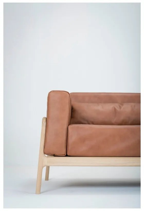 Canapea din piele bovină cu structură din lemn masiv de stejar Gazzda Fawn, 210 cm, maro cognac