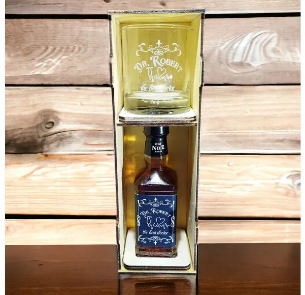 Set pahar personalizat de whisky plus sticla de 200 ml