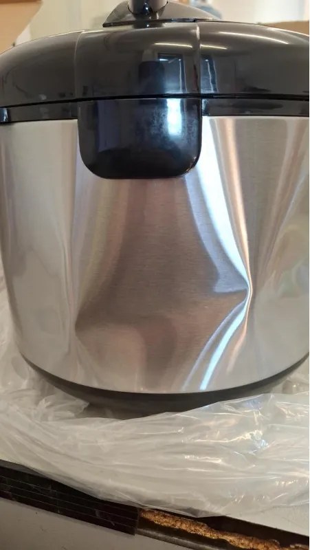 La mâna a doua: Multicooker cu 31 programe Rosberg R51985F5, 780W, 5L, Acoperite antiaderenta, Inox