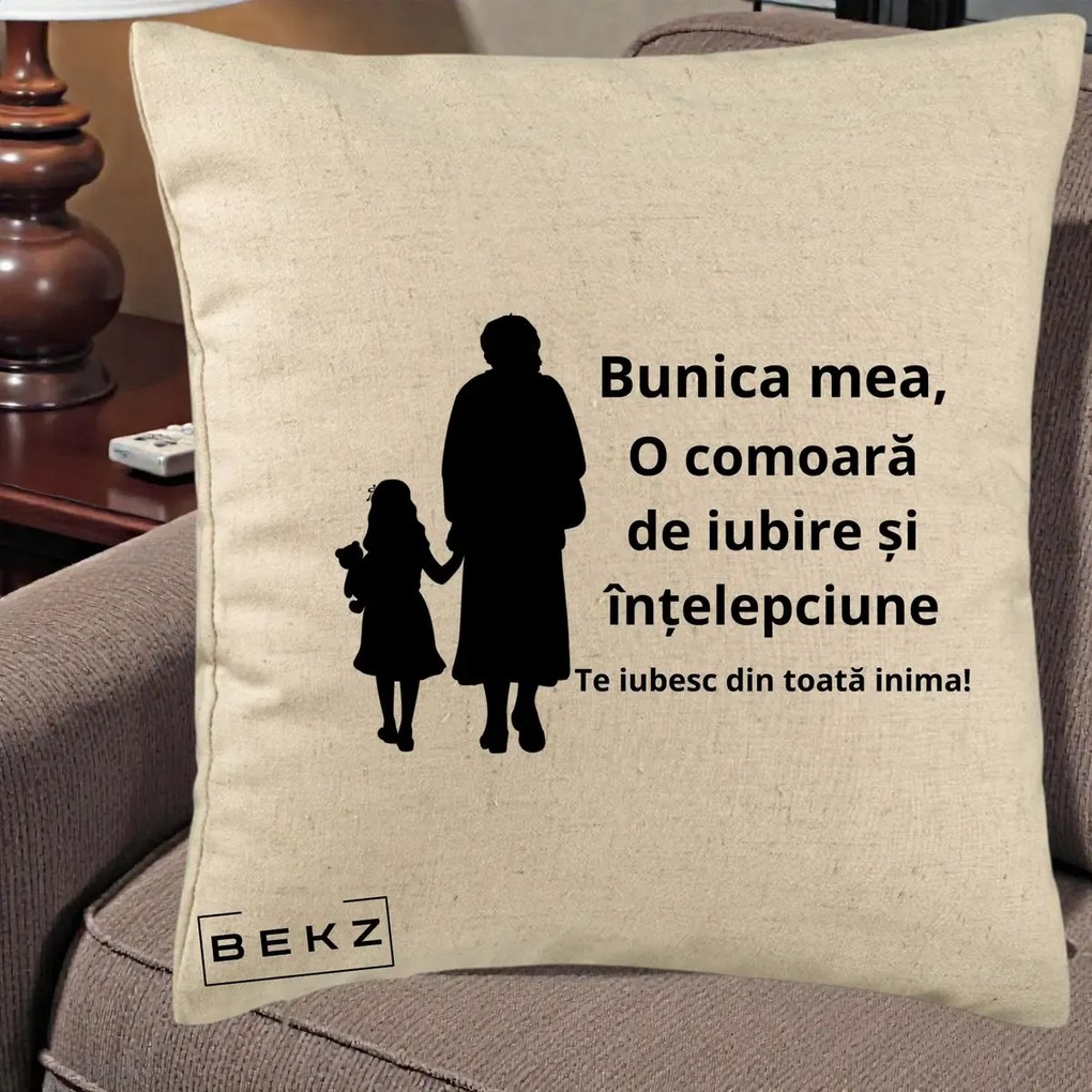 Cadou pentru Bunica - Perna Personalizata Bunica Mea Comoara Iubire Intelepciune Silueta, 40x40 cm, Bej, Husa Detasabila, Perna Inclusa, BEKZ®