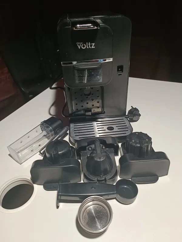 La mâna a doua: Espressor capsule si cafea macinata 8in1 Oliver Voltz OV51171I5, 1350W, 20 bar, Spumare lapte, Negru
