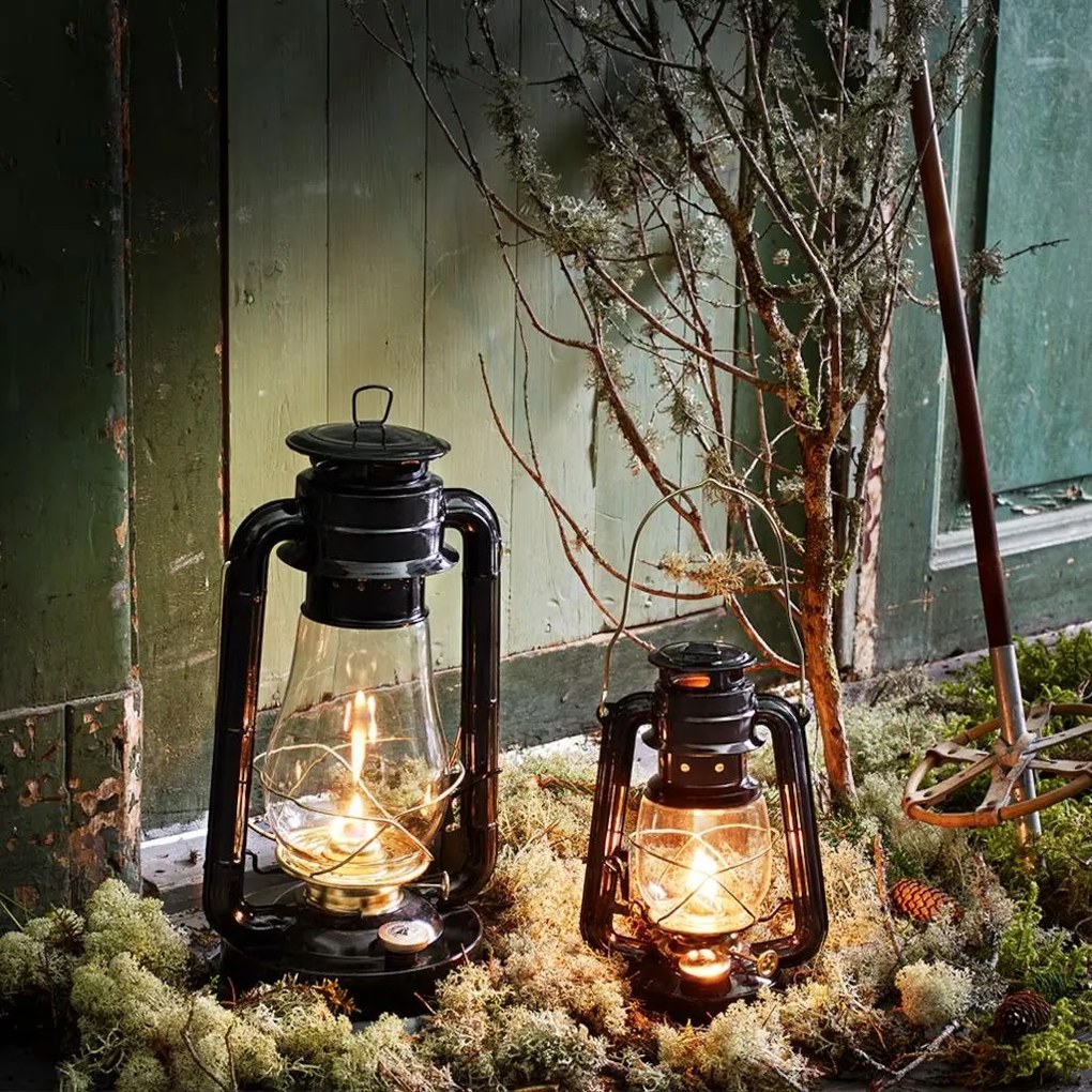 Felinar vintage negru cu petrol, din metal și sticlă, cu detalii aurii, capac de siguranță și fitil inclus, „Hurricane Lantern Black Large"