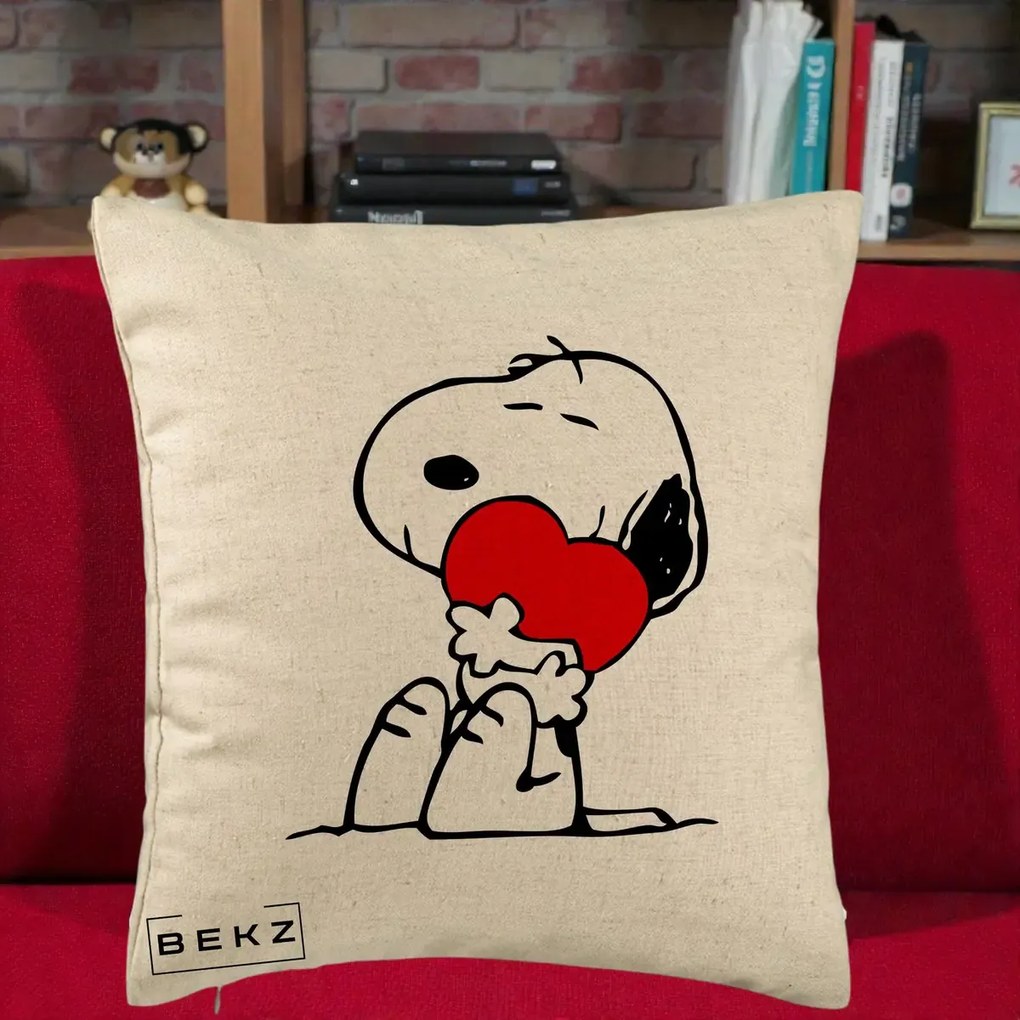Perna Personalizata Snoopy cu Inima, 40x40 cm, Bej, Husa Detasabila, Perna Inclusa, BEKZ®