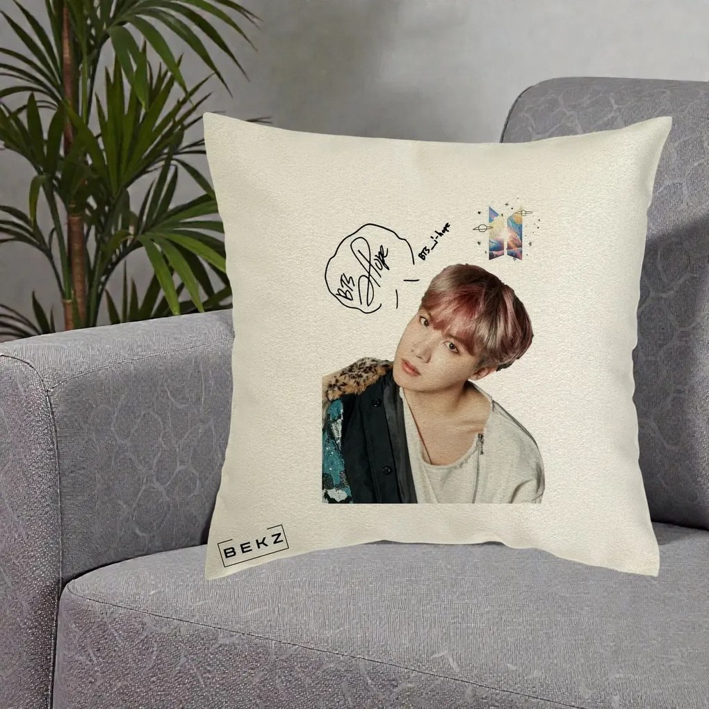 Perna Personalizata K-pop BTS J-Hope Par Roz Autograf, 40x40 cm, Ecru, Husa Detasabila, Perna Inclusa, BEKZ®