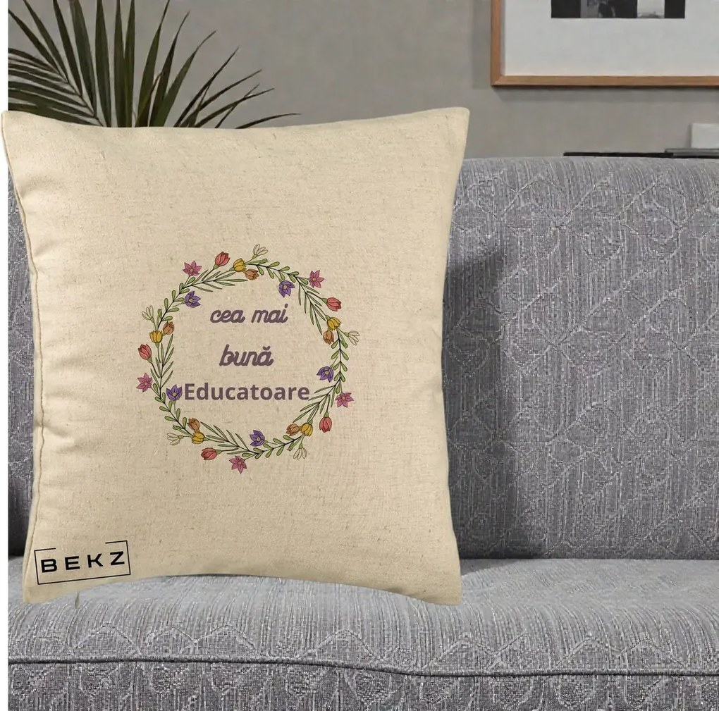 Cadou Educatoare - Perna Personalizata Coronita Florala Colorata, 40x40 cm, Bej, Husa Detasabila, Perna Inclusa, BEKZ®