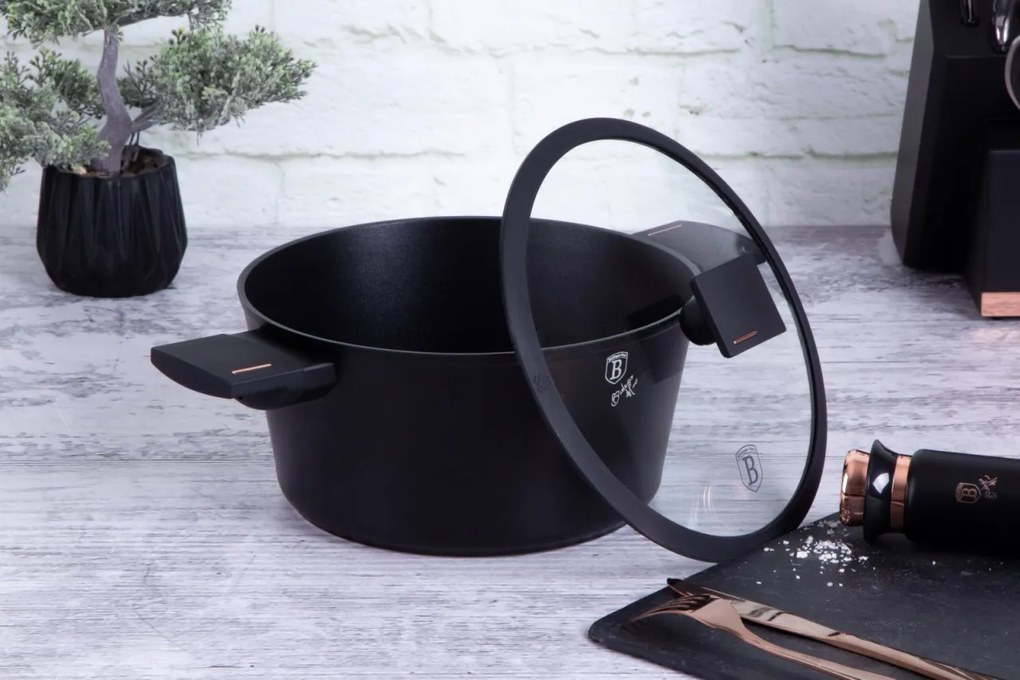 Oală cu capac 24 cm, 4.5 L Berlinger Haus BH 7087, Monaco Collection, strat de titan, curățare ușoară, elegantă