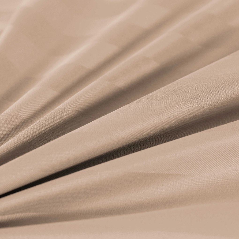 Lenjerie de pat hoteliera din microfibra JASMINE bej - dunga 2 cm Dimensiunile lenjeriei: 2 buc 70 x 90 cm | 200 x 220 cm
