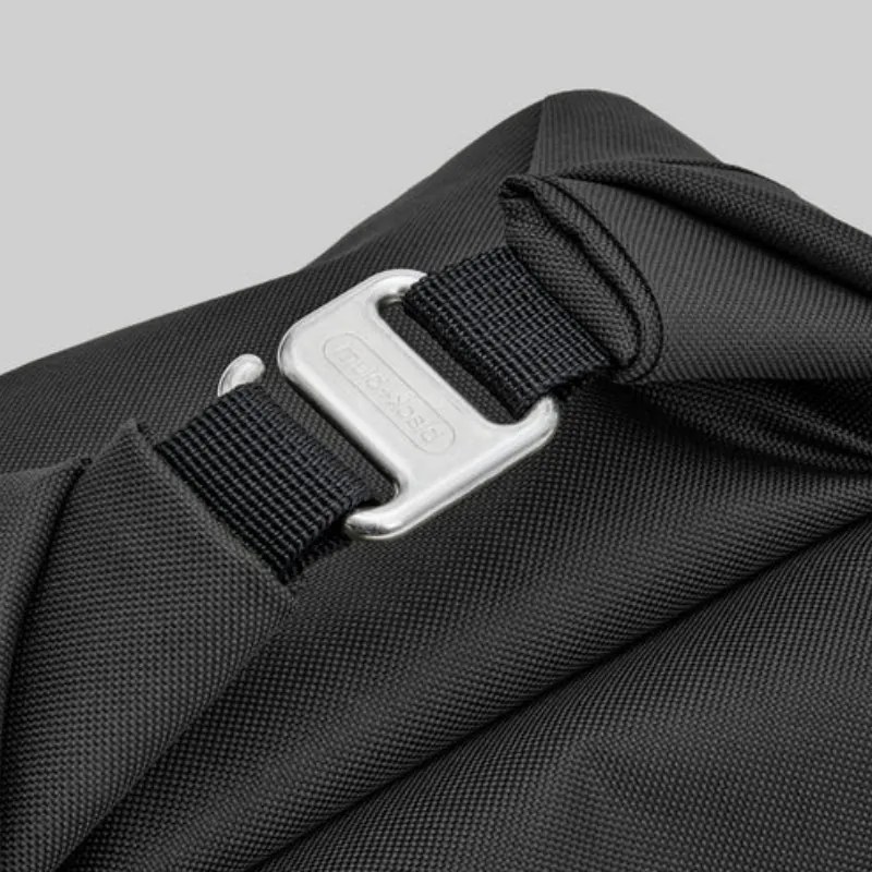 Geanta termoizolanta pentru pranz Black+Blum LBB018, 6,7 L, 33,5 x 15,5 x 31 cm, Impermeabila, Inchidere rulata, Maner transport, Fara BPA, Negru