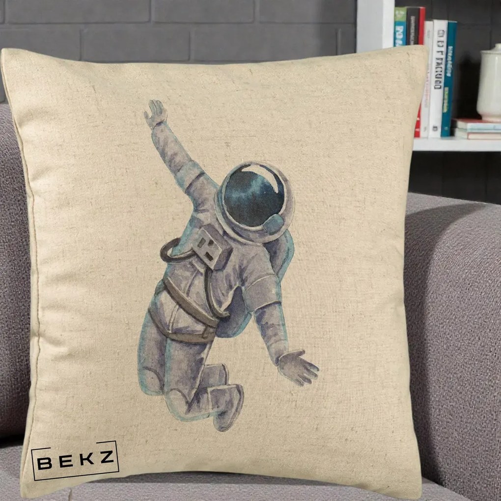 Perna Decorativa Astronaut Acuarela Zbor, 40x40 cm, Bej, Husa Detasabila, Perna Inclusa, BEKZ®