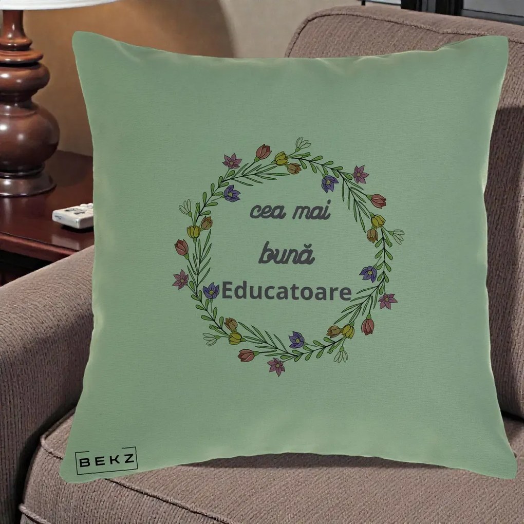 Perna personalizata educatoare: Cea mai buna educatoare, flori, 40x40 cm cu Umplutura, Verde, BEKZ