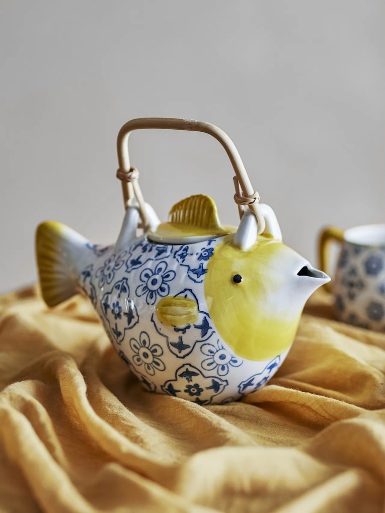 Ceainic din ceramică albă în formă de pește cu model floral albastru decorat manual, 800 ml, 24×13,5×13 cm, „Wrenna"