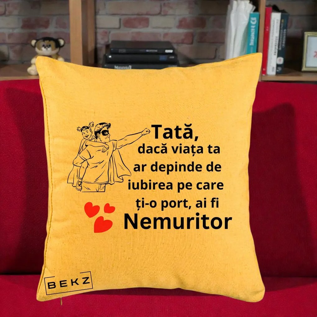Cadou pentru Tata - Perna Personalizata Tata Nemuritor Supererou cu Masca, 40x40 cm, Galben, Husa Detasabila, Perna Inclusa, BEKZ®