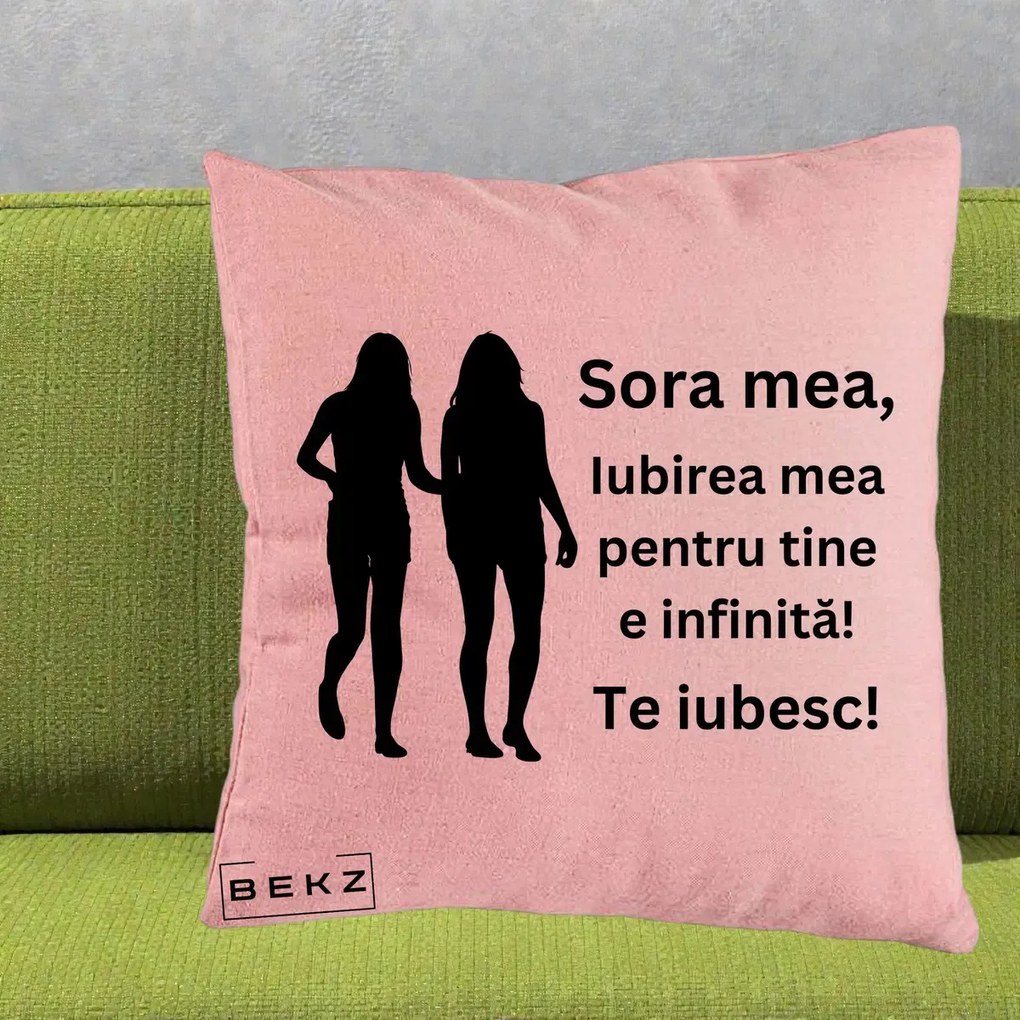 Cadou pentru Sora - Perna Personalizata Sora Mea Te Iubesc Siluete Negre Tinand Maini, 40x40 cm, Roz, Husa Detasabila, Perna Inclusa, BEKZ®