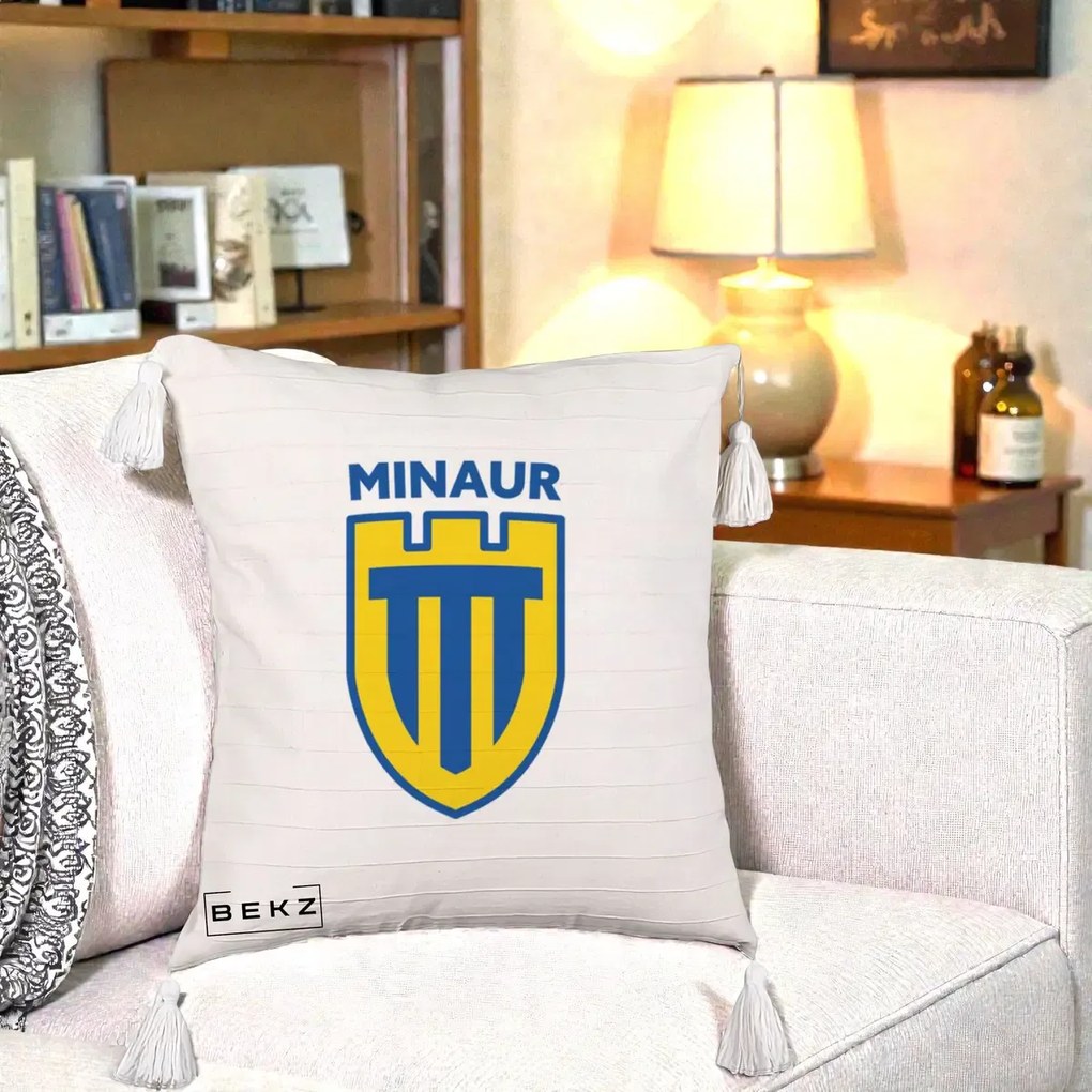 Perna Personalizata Minaur Baia Mare Fotbal, 40x40 cm, Bej cu Franjuri, Husa Detasabila, Perna Inclusa, BEKZ®