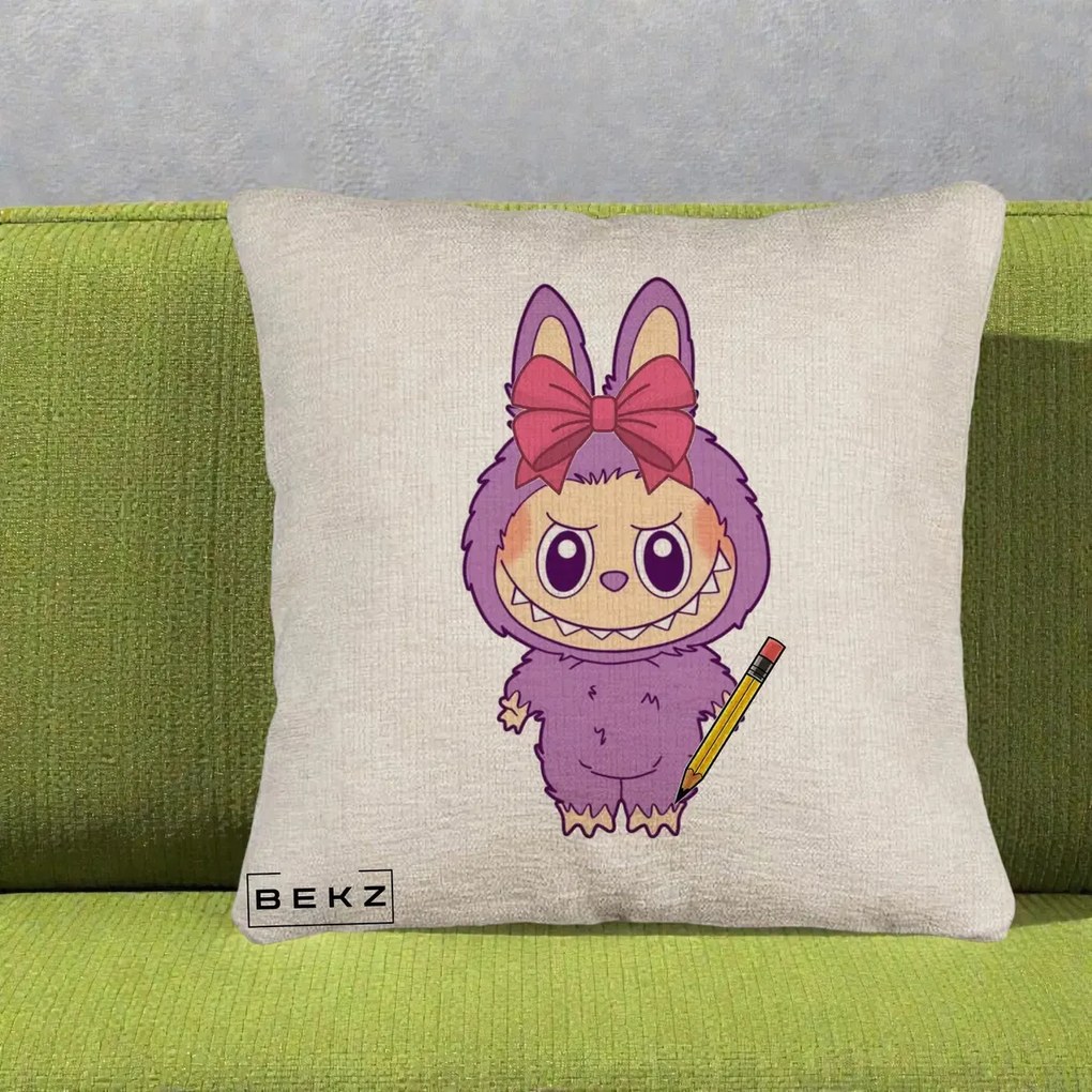 Perna Personalizata Labubu Mov cu Funda Rosie si Creion, 40x40 cm, Bej Canapea, Husa Detasabila, Perna Inclusa, BEKZ®