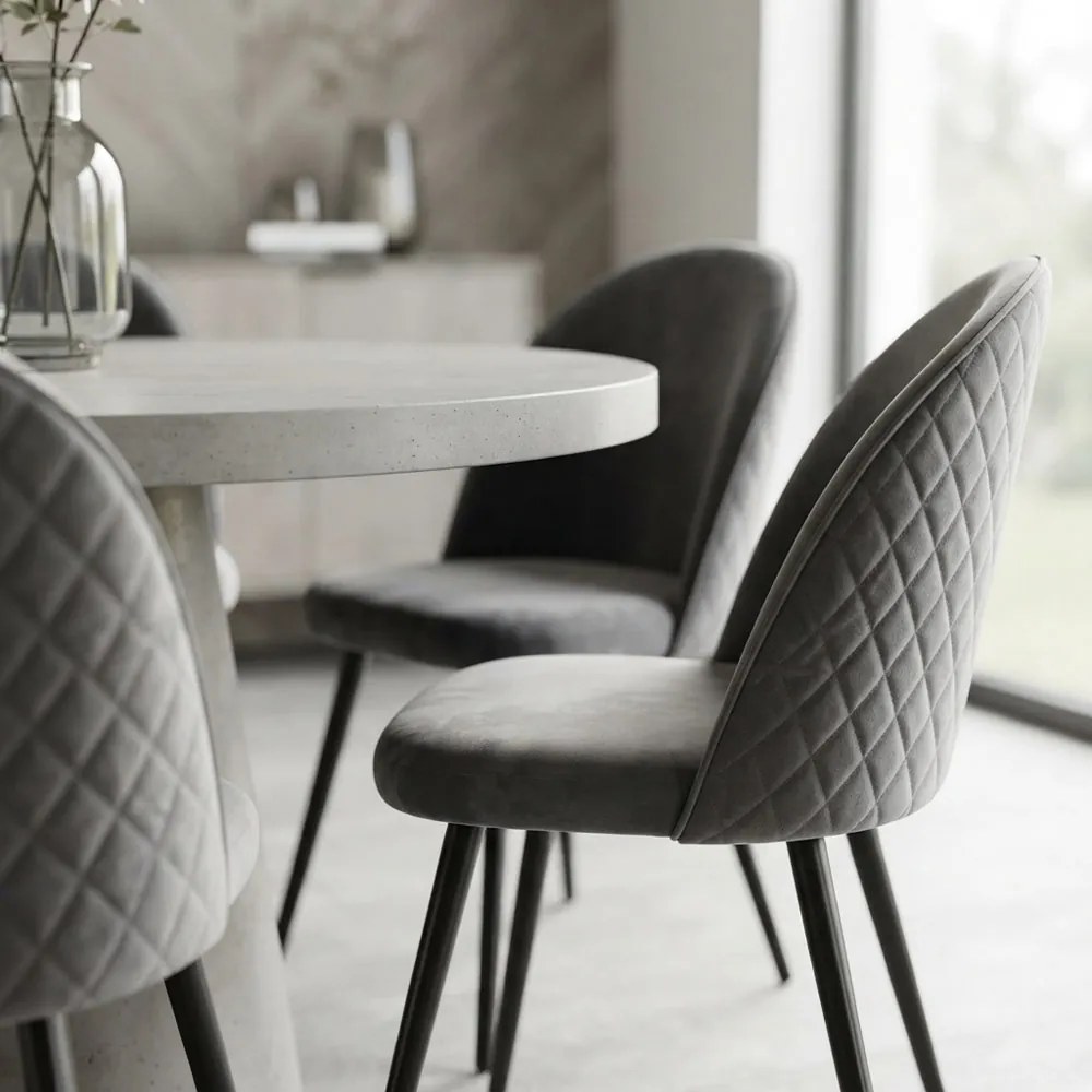 Scaun Living Din Catifea Cu Picioare Negre BUC 207 gri