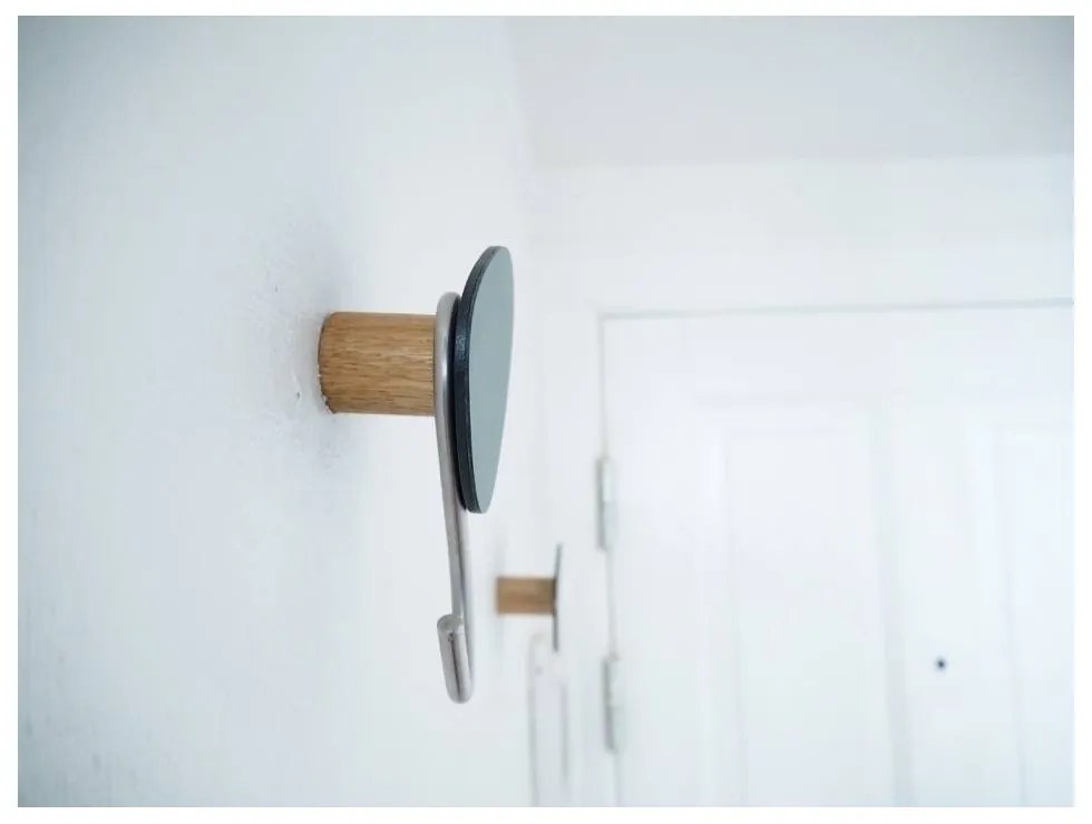 Cârlig verde prăfuit de montat pe perete din oțel Dot S Nupo – LIND DNA