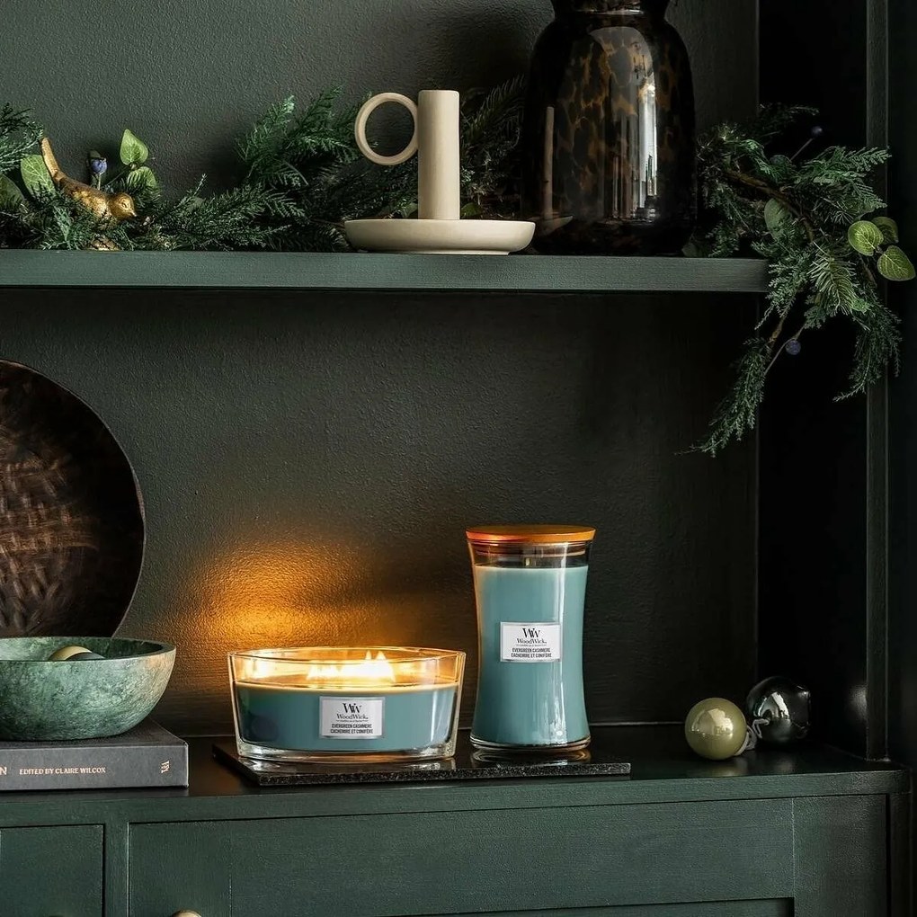 Lumânare parfumată WoodWick Evergreen Cashmere, 453 g